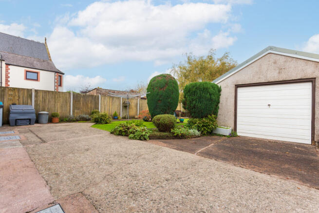 Detached Garage & Off-Street Parking