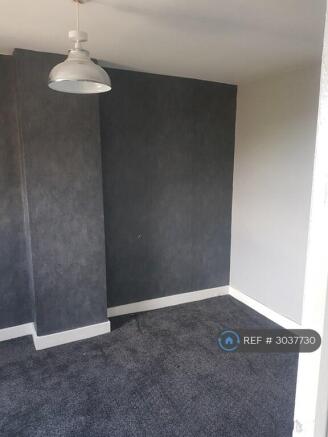 Middle Bedroom