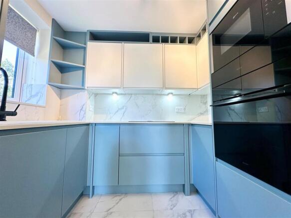 2 bed Apartment for sale Image 9