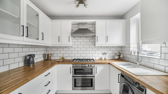 2 bed Semi-Detached for sale Image 6