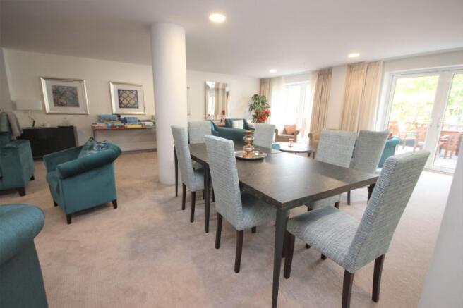 Club Lounge