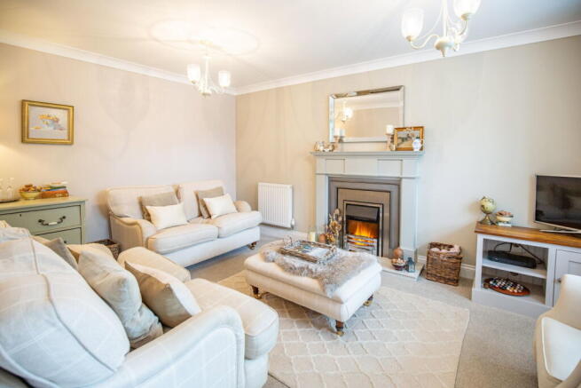 4 bed Detached for sale Image 2