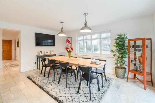 Kitchen / Dining Area