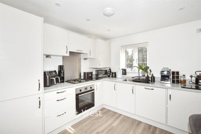 Kitchen/ Living Room