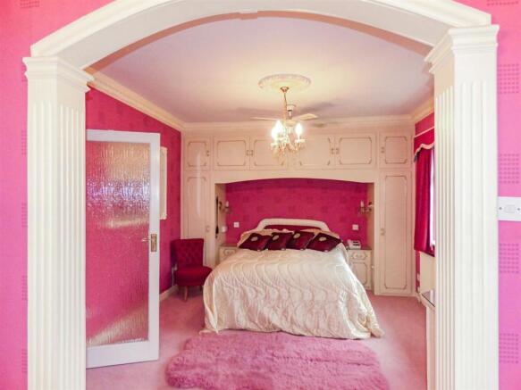 Master Bed.jpeg