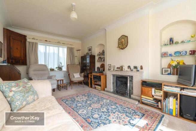 Ecclesbourne Drive, Buxton photo 4