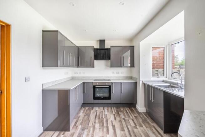 2 bed Semi-Detached for sale Image 5