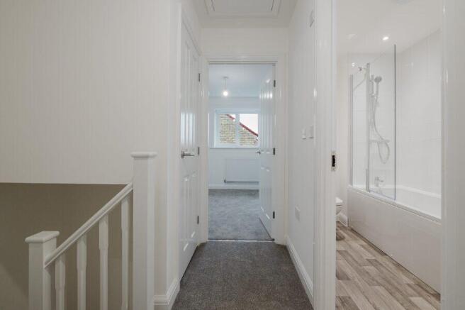 3 bed House to rent Image 4