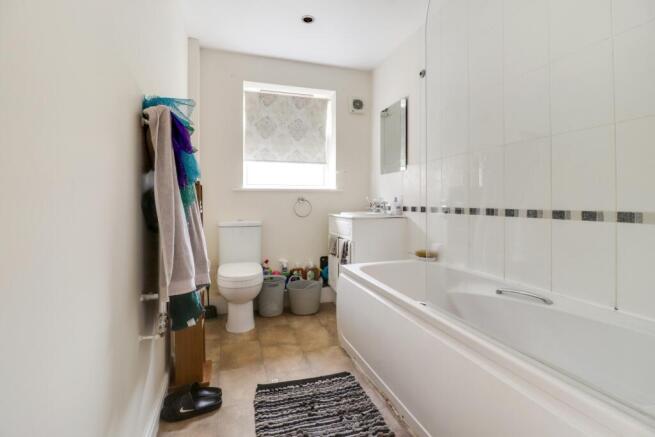 2 bed Flat for sale Image 8