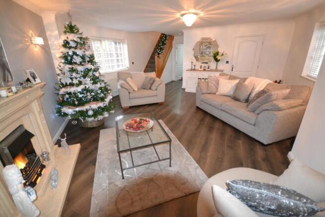 FAMILY LOUNGE