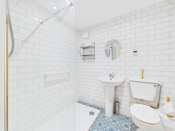 2 bed Terraced for sale Image 7