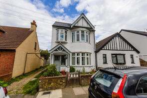 56b, Woodfield Park Drive, Leigh-on-sea SS9 1LW
