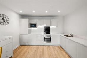 Flat 41, 10 Carpenter House, Chailey Place, Hayes UB3 3FG