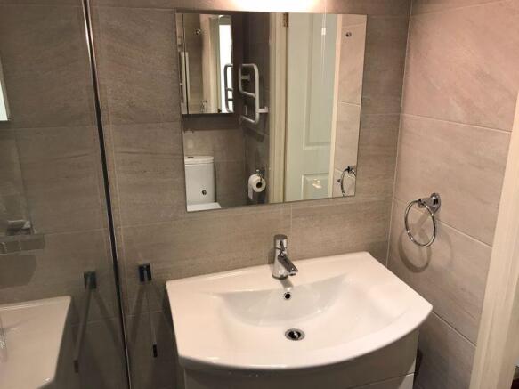 SHOWER ROOM