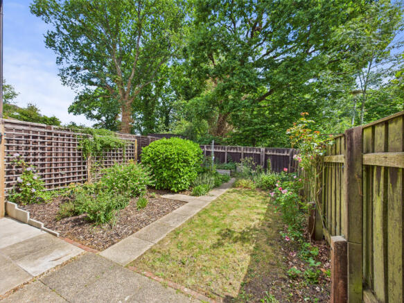 CAM01354G0-PR0526-STILL021