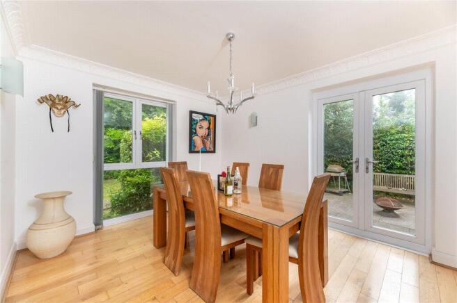 4 bed Detached for sale Image 4