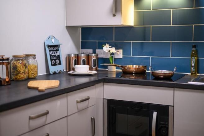 2 bed Apartment to rent Image 12