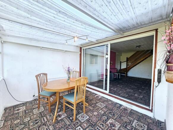 4 bed Semi-Detached Bungalow for sale Image 4