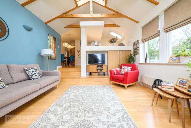 4 bed Semi-Detached for sale Image 4