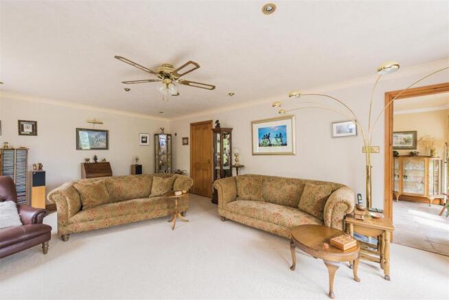 25 Spaldwick Road ph24.jpg
