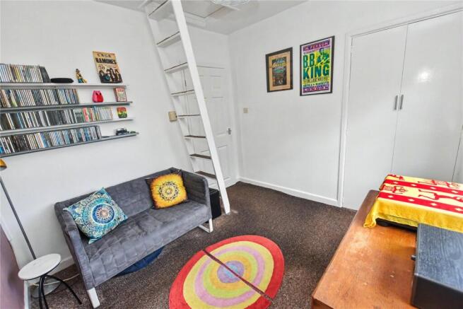 2 bed Apartment for sale Image 6