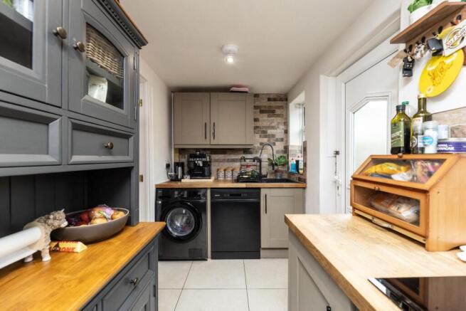 3 bed Semi-Detached for sale Image 7