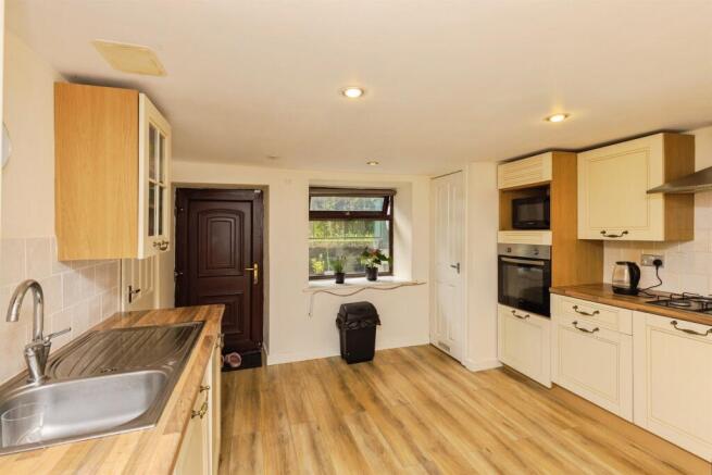 2 bed Terraced for sale Image 6