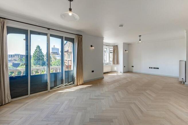Sitting/Dining Room