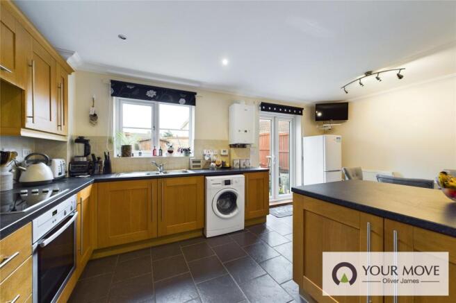 Kitchen / Dining Roo