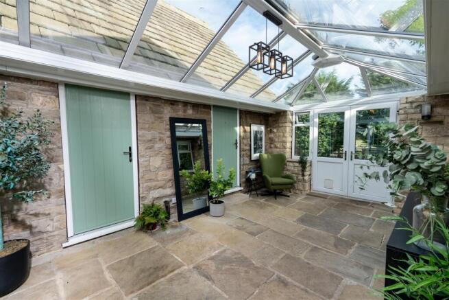 4 bed Detached for sale Image 6
