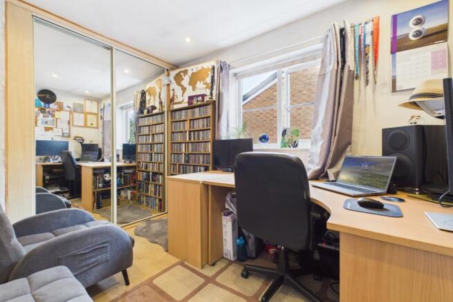 3 bed Semi-Detached for sale Image 12