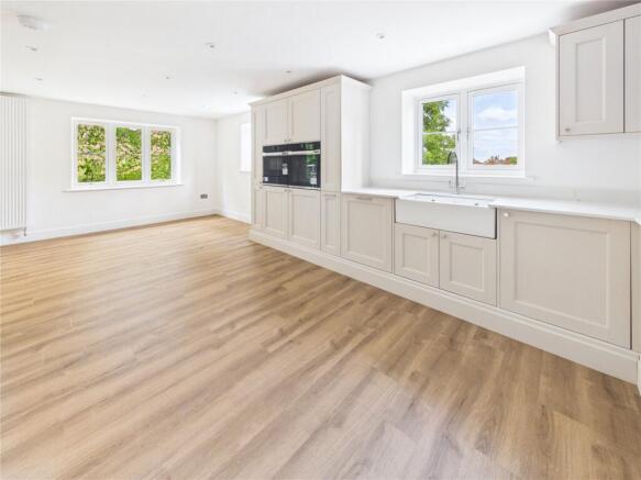 4 bed Detached for sale Image 12