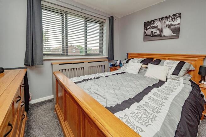 3 bed Terraced for sale Image 9