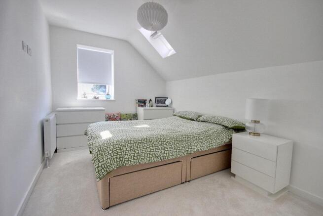 3 bed Town House for sale Image 7