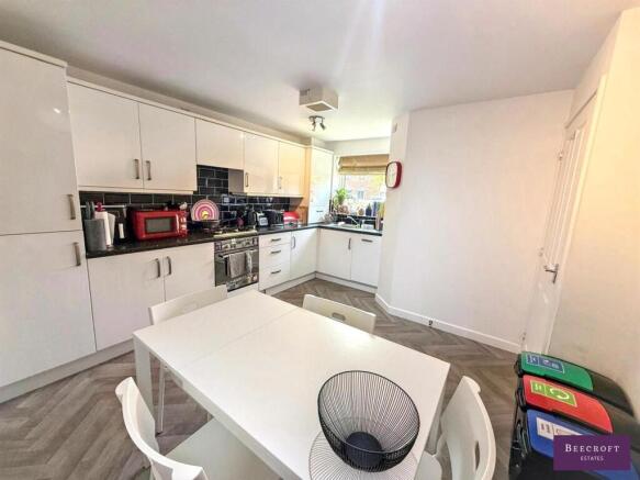 3 bed Town House for sale Image 6