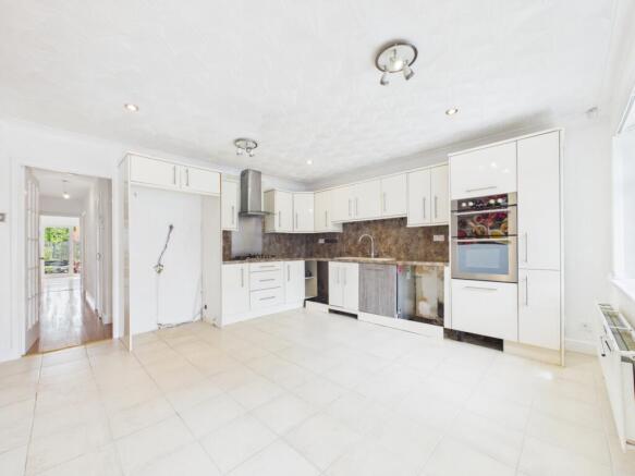 4 bed Detached Bungalow for sale Image 6