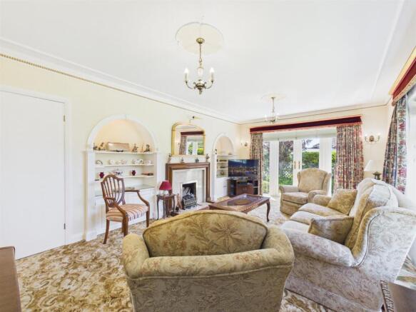 4 bed Detached Bungalow for sale Image 6