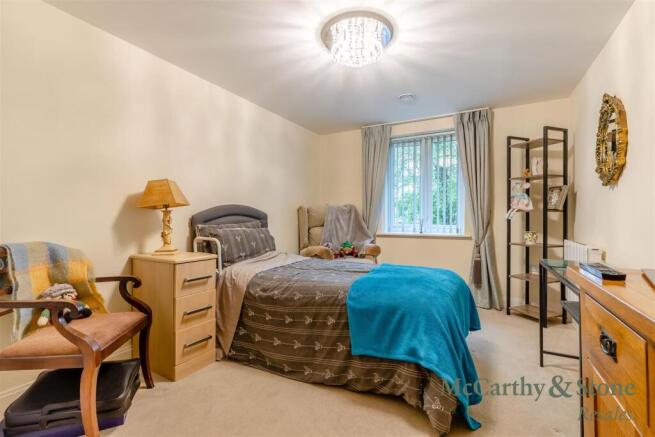 8703861-interior01.jpg