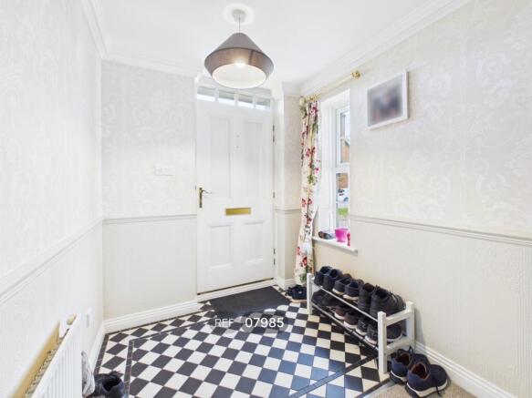 5 bed Detached to rent Image 10