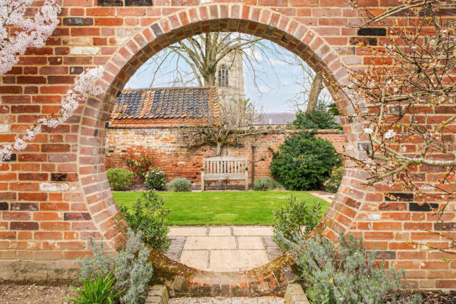 1430061-3-69c1502...