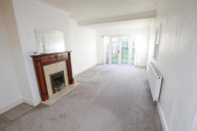 3 bed Semi-Detached to rent Image 6