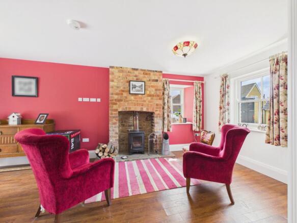 4 bed Detached for sale Image 7