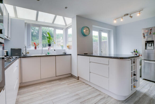 Kitchen Diner  3