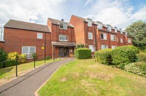 Flat 76, Homewater House, Hulbert Road, Waterlooville PO7 7JZ