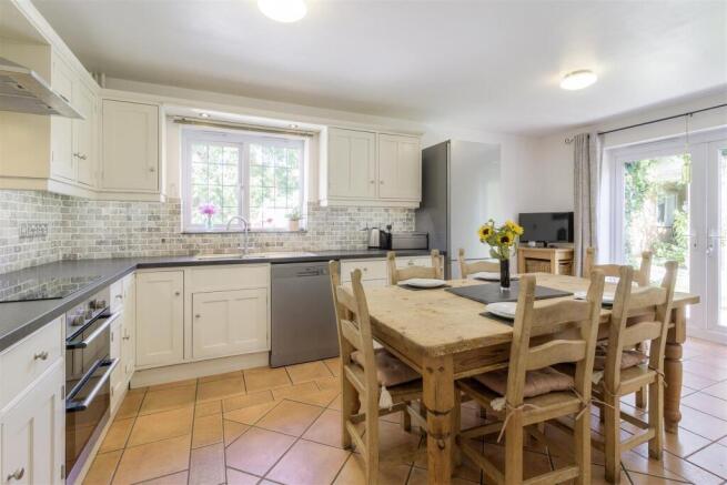 5 Garton Close
