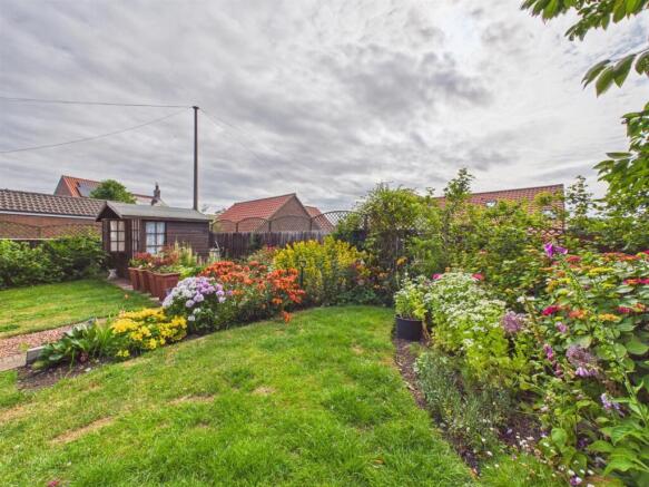 2 bed Detached Bungalow for sale Image 11