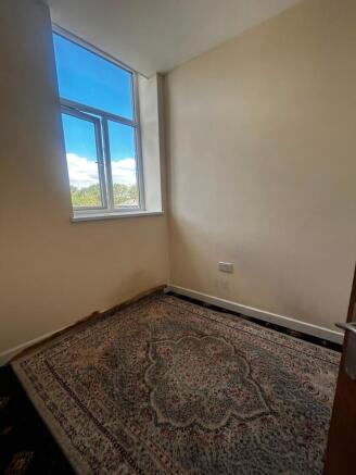 2 bed Flat to rent Image 6
