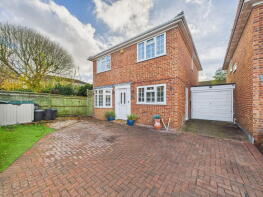 12, Challenor Close, Wokingham RG40 4UJ