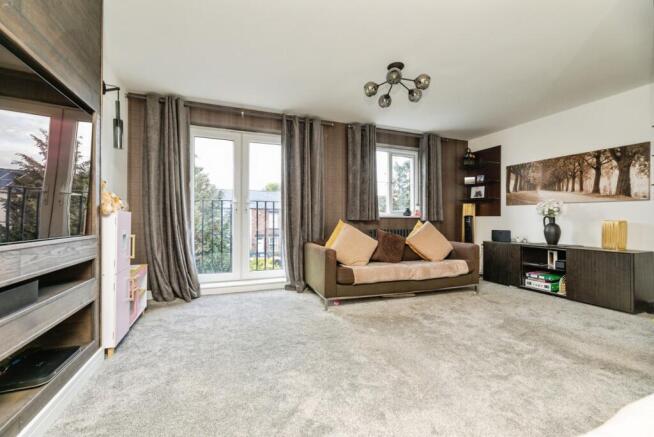 4 bed House for sale Image 5