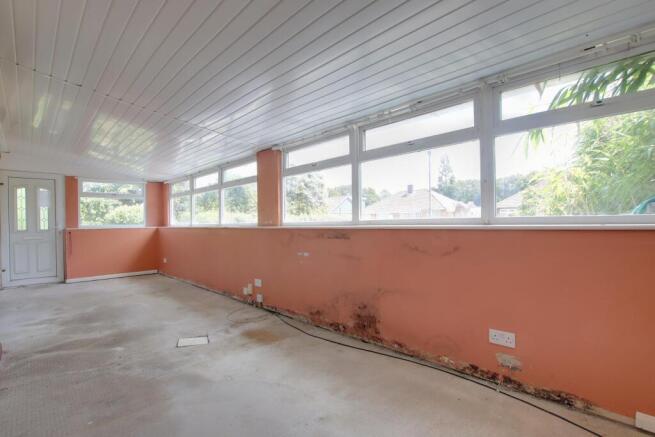 PORCH/FRONT LOBBY